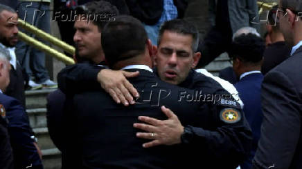Missa de 7º dia homenageia policiais mortos em megaoperacao no Rio