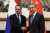 Dutch Foreign Minister Caspar Veldkamp visits China