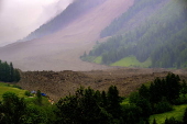 Birch Glacier causes avalances near Blatten