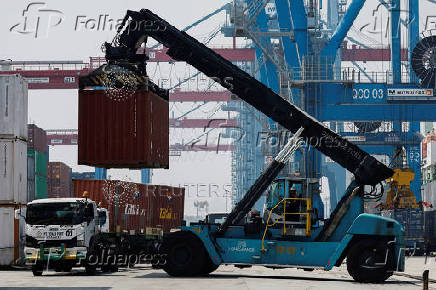 FILE PHOTO: Indonesia annual Q1 GDP growth slowest in more than three years