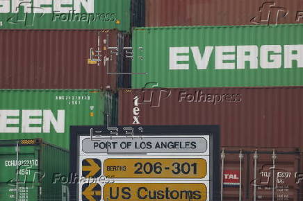 US President Trump's 10 percent tariff cuts about a third of traffic at the Los Angeles Port