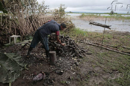 AMAZONAS, CHEIA DO RIO SOLIMOES