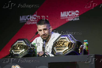 El campeón del mundo del peso ligero de artes marciales mixtas, el español Ilia Topuria, comparece este viernes en una rueda de prensa, en Madrid