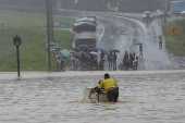 Alagamento devido à chuva em Recife (PE)