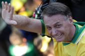 Bolsonaro rallies for amnesty bill three days after hospital discharge