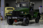 Carros expostos no museu de Antiguidades Mecânicas Roberto Lee