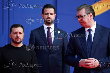 FILE PHOTO: Ukrainian President Volodymyr Zelenskiy and Serbian President Aleksandar Vucic