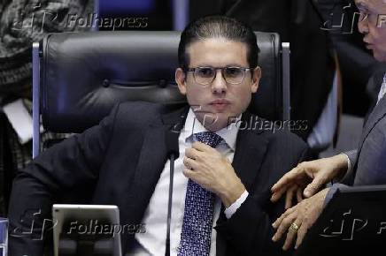 Hugo Motta preside sessão deliberativa na Câmara dos Deputados