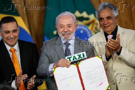 Lula em Evento sobre Isenção de Taxa de Taxímetros