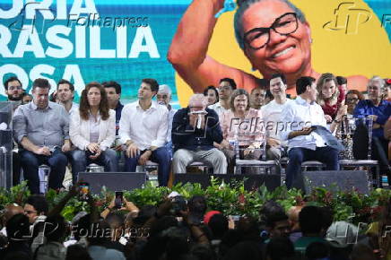 Lula entrega títulos de posse no Recife