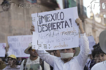 Estudiantes protestan por segundo día consecutivo por asesinato de alcalde en oeste de México