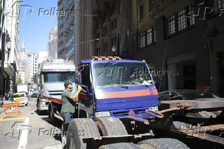Guinchos fazem protesto no Centro de SP