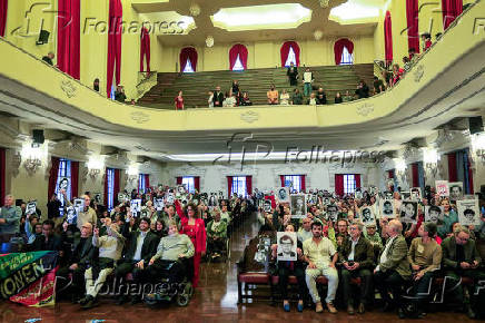 Entrega certidões de óbito Ditadura