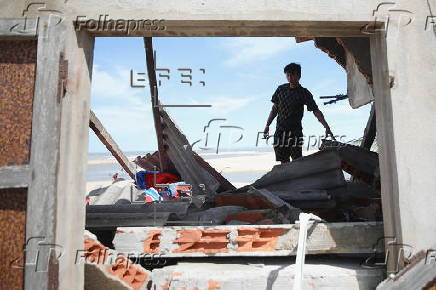Several dead as Typhoon Kalmaegi batters central Vietnam