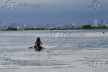 Cacau Pirêra inundado pelo Rio Negro