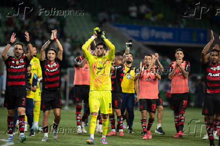 Partida entre palmeiras e flamengo pelo campeonato brasileiro
