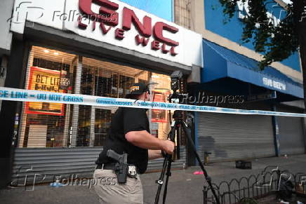 1 homem morto e outros 2 feridos em tiroteio e corte na Avenida Westchester e na Avenida Southern, dentro dos limites do distrito 41, no bairro de Longwood, no Bronx, cidade de Nova York