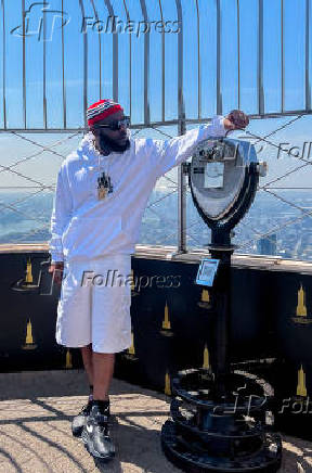Odumodublvck visitou o empire state building para celebrar o novo single ?pity this boy? ft. Victony.