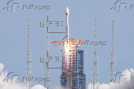 China launches new group of low Earth orbit satellites