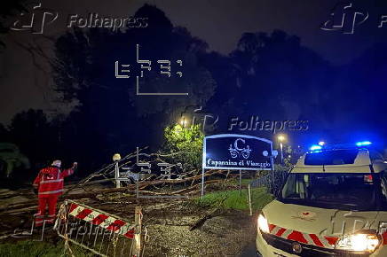 Severe storm front reaches Tuscany's coast