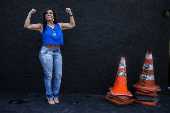 Retrato da cantora Gretchen para entrevista à Folha