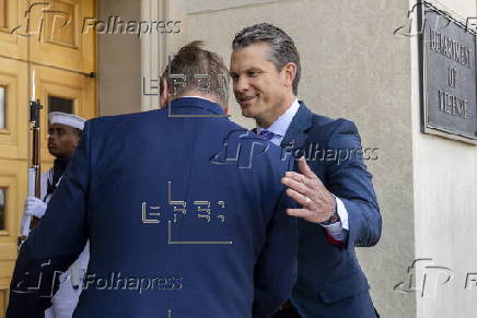 US Defense Secretary Hegseth meets with German Defense Minister Pistorius