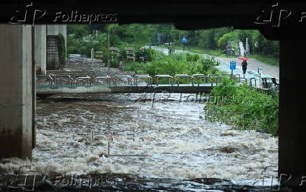 Seoul walking trail closed due to rising stream after heavy rain