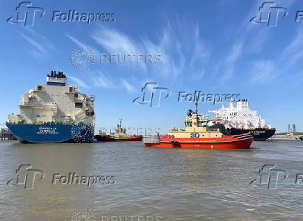 FILE PHOTO: Chinese LNG buyers resell US cargoes as tariffs bite