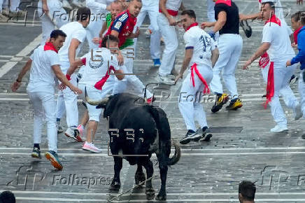 Los peligrosos Cebada Gago protagonizan el segundo encierro de los Sanfermines