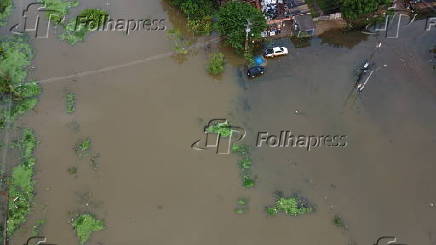 Chuva eleva o nível do rio Madeira em Porto Velho (RO)