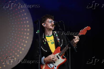 Beach whatherd se apresentam no palco do c6 fest