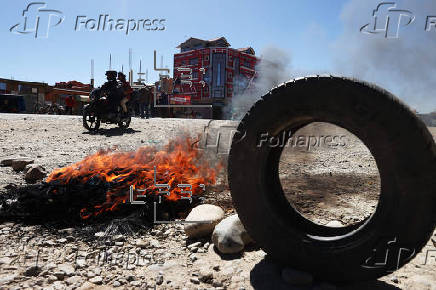 Organizaciones de El Alto bloquean calles y exigen solución a crisis económica de Bolivia