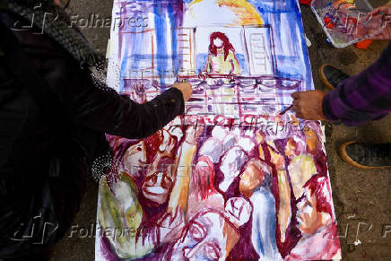 FILE PHOTO: Argentina judge approves house arrest for ex-President Kirchner