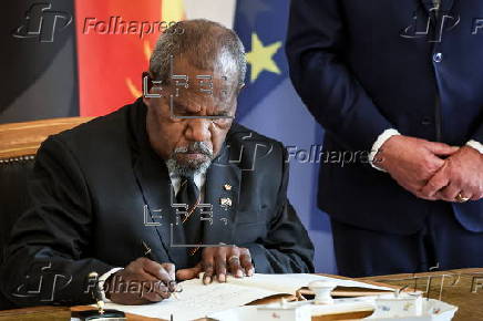 Papua New Guinea's Governor General Bob Dadae visits Berlin