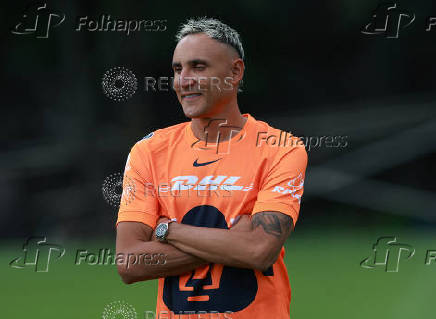 Keylor Navas is presented as the new signing for Pumas UNAM