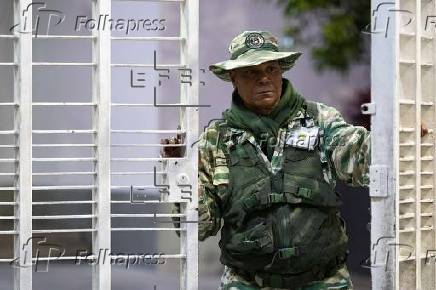 Maduro llama a los venezolanos a votar en un 