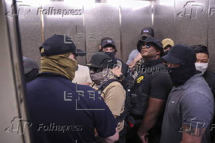 Federal Agents monitor New York immigration court hearings