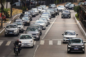 movimentação de veículos na avenida 9 de julho