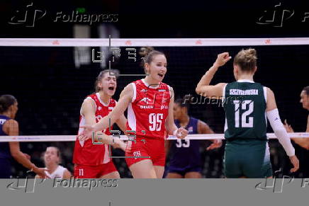 FIVB Volleyball Women's Nations League - USA vs Poland