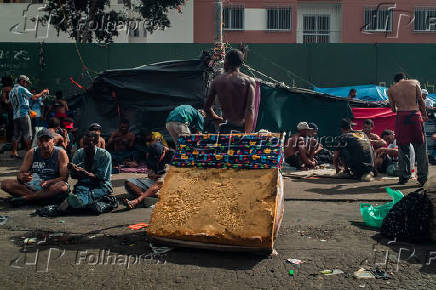 Movimento de dependentes químicos na região da Cracolândia
