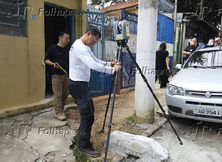 Movimentação no local da reconstituição do caso Cupertino em SP