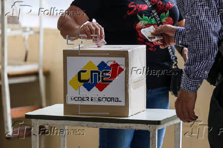Poca afluencia de personas y una votación 