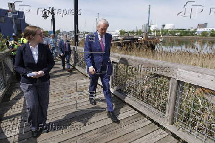 Senator Markey tours Chelsea and Everett after flood resilience funding cut