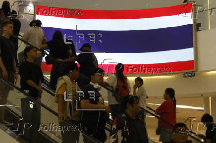 Bangkok city displays Thai flag amid border clashes with Cambodia