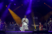 O cantor seu Jorge se apresenta no festival C6 Fest