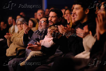 MALUKOS BELEZA ENCANTA COM SHOW INCLUSIVO NO TEATRO DA AMRIGS