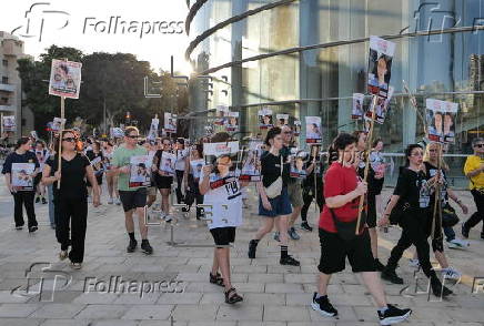March calling for release of remaining hostages, in Tel Aviv