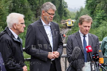 Passenger train derails in southwestern Germany