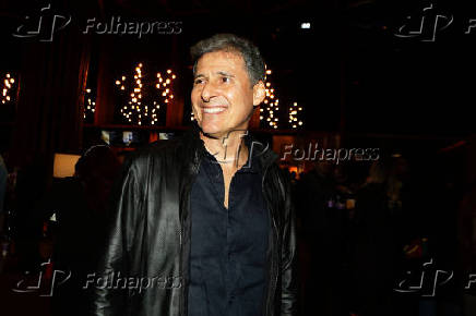 O diretor do longa, Roberto Santucci