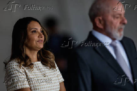 A primeira-dama, Janja, ao lado de Lula, no Palácio do Itamaraty
